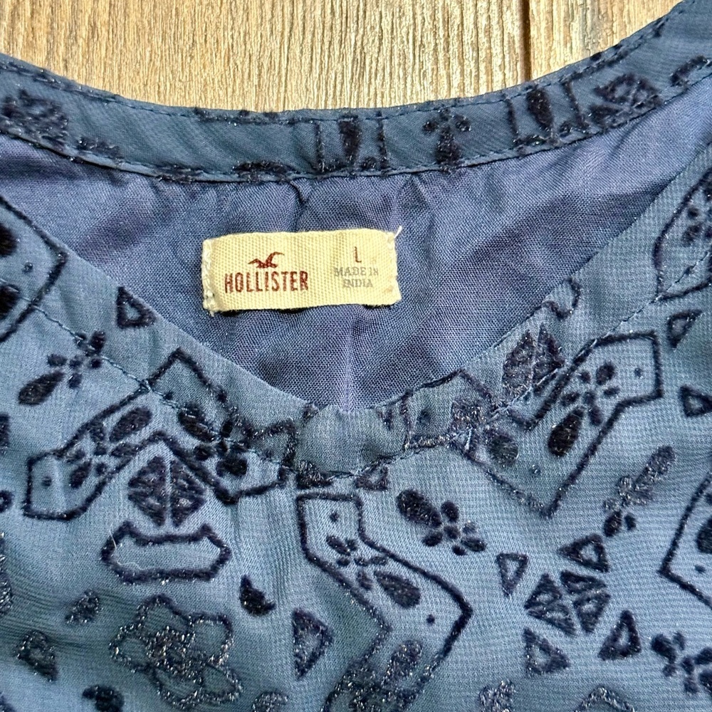 Hollister Women's Sleeveless Tank Top Navy Blue Velvet Pattern Size Large - Picture 3 of 5